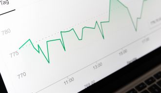 un graphique sur un écran d'ordinateur