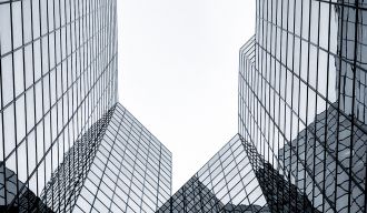 des buildings vus en contreplongée